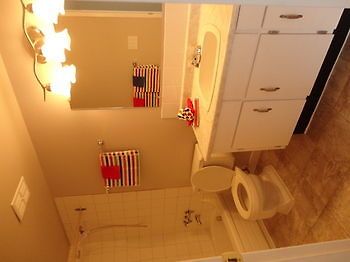 West Coast Suites By Gamalos Group ビクトリア エクステリア 写真